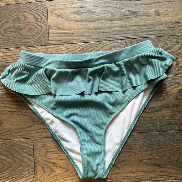 Shein Bathing suit bottoms - Picture 1 of 3